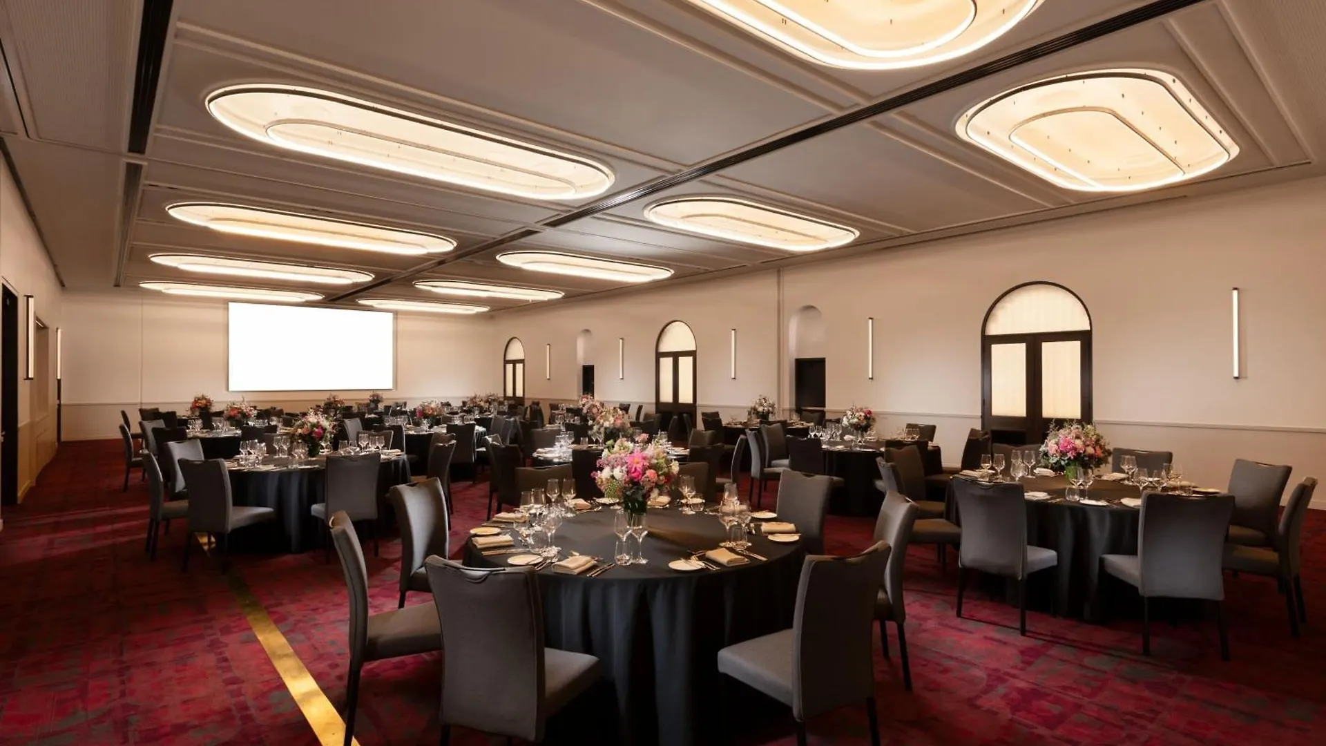 Adelaide Marriott Hotel 5*,