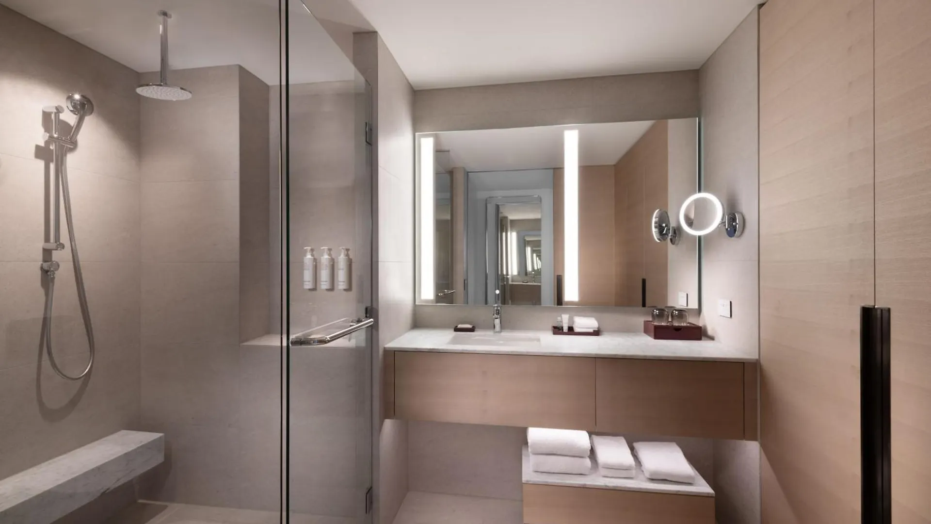 Adelaide Marriott Hotel 5*,
