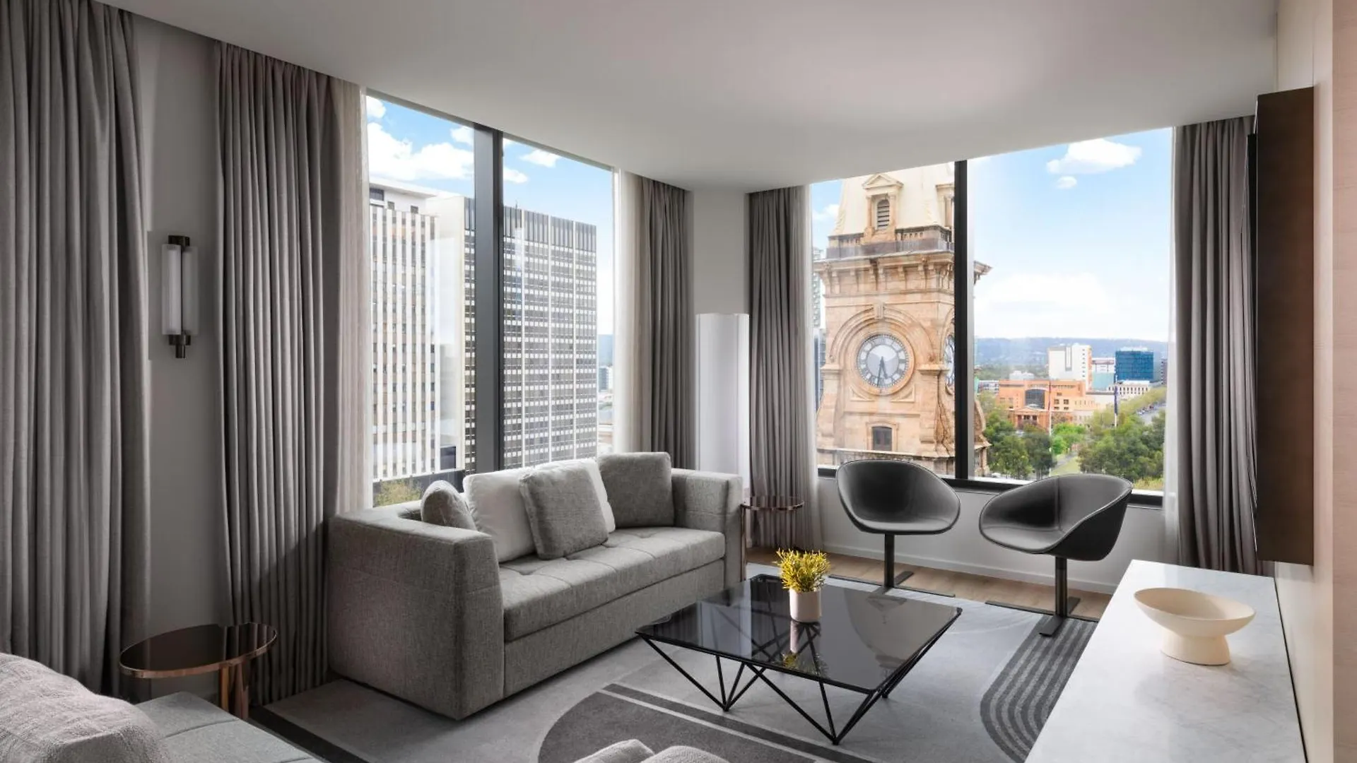 Adelaide Marriott Hotel 5*,