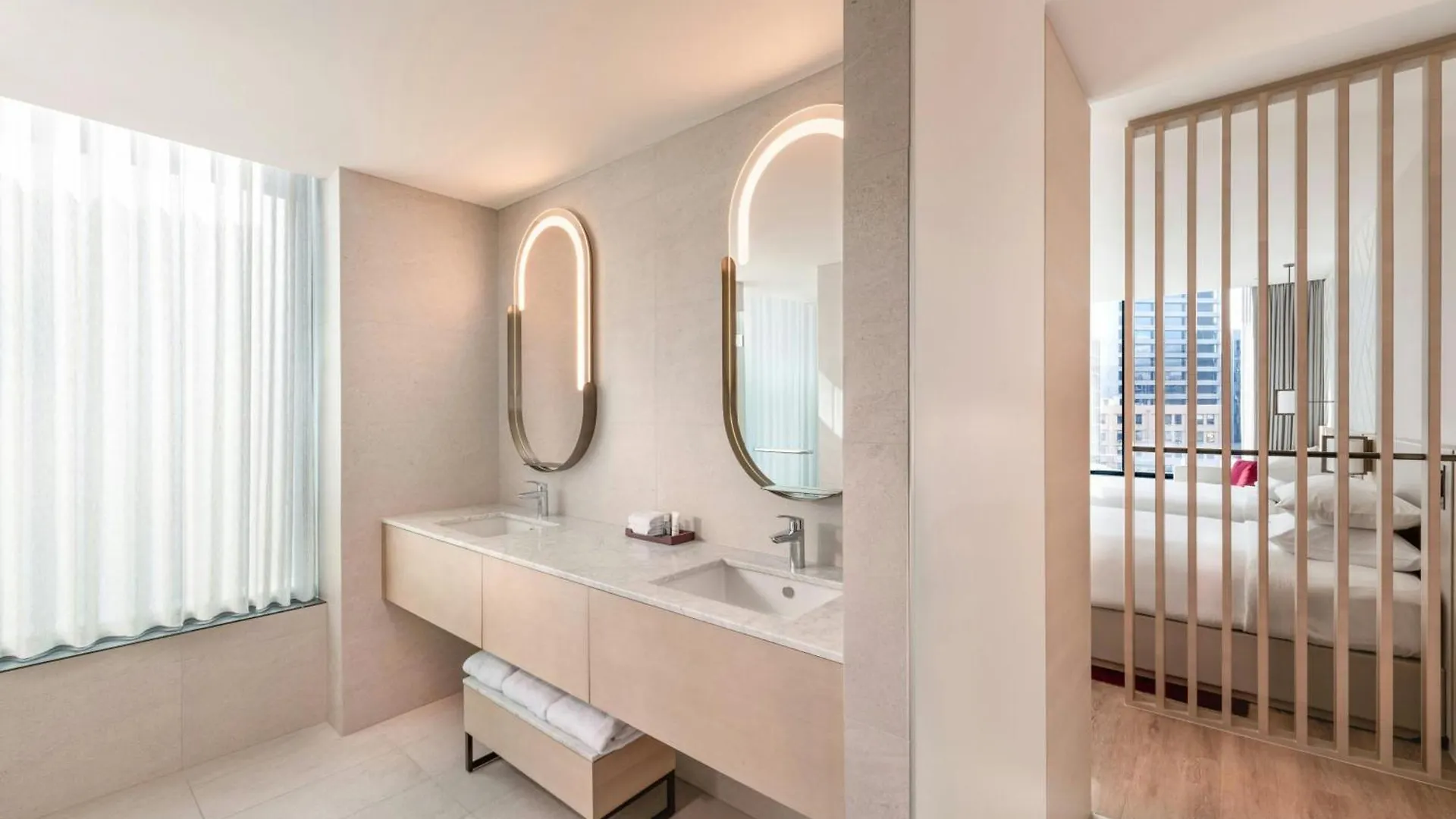 Adelaide Marriott Hotel 5*,